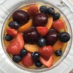 Crema al pistacchio e frutta estiva